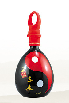 定制彩色与喷涂玻璃酒瓶 探索昊晟艺术玻璃的产品与服务