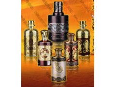 电镀、喷涂与浮雕 现代酒瓶装饰工艺的多元创新