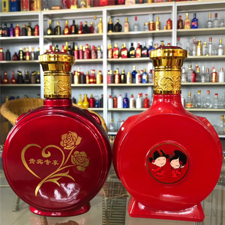 浅谈500ml喜宴喷涂酒瓶 自酿美酒的理想之选