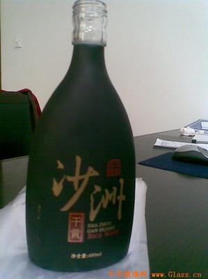 喷涂酒瓶 全球玻璃网产品中的艺术与科技交融