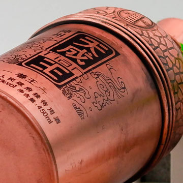 匠心独运，尊贵之选 郓城定制高档喷涂酒瓶与仿古铜色瓶套设计印刷服务